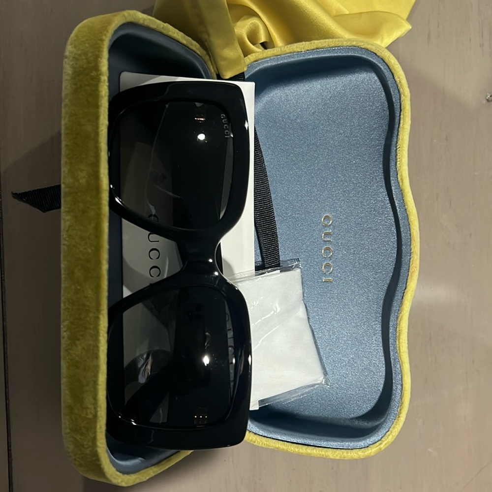 Gucci sunglasses with case